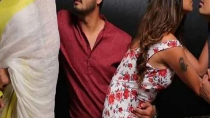 ఛీ ఛీ.. తమ భర్తలను మార్చుకున్న ఇద్దరు అక్కాచెల్లెళ్లు: మానవ సంబంధాల మర్మాన్ని ప్రశ్నించే ఘటన