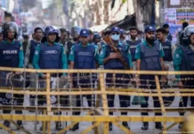 బంగ్లాదేశ్లో ఇండియన్ ఎంబసీపై దాడికి యత్నం.. భద్రత కట్టుదిట్టం An attempt was made to attack the Indian Embassy in Bangladesh; security has been tightened.